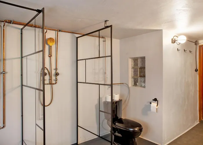 Uriges Achtzehn53 * أوبيراو