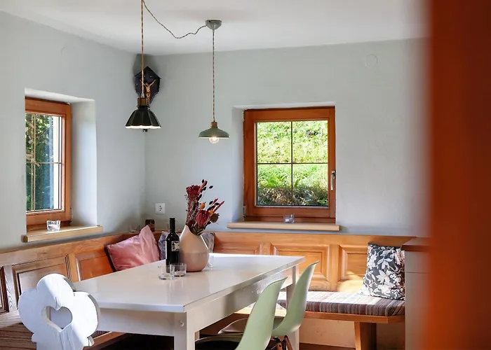 Uriges Achtzehn53 أوبيراو