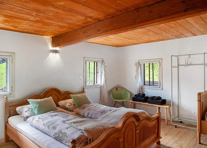 Uriges Achtzehn53 أوبيراو