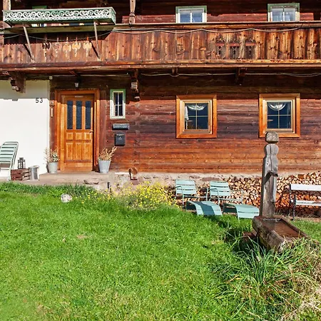 Uriges Achtzehn53 Nyaraló *